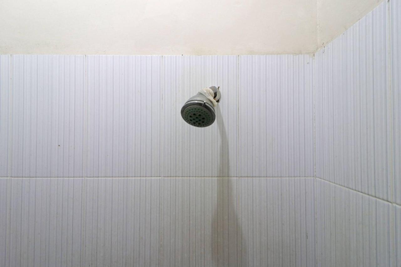 Wisma Cempaka 2 Syariah Hotel Parit  Buitenkant foto