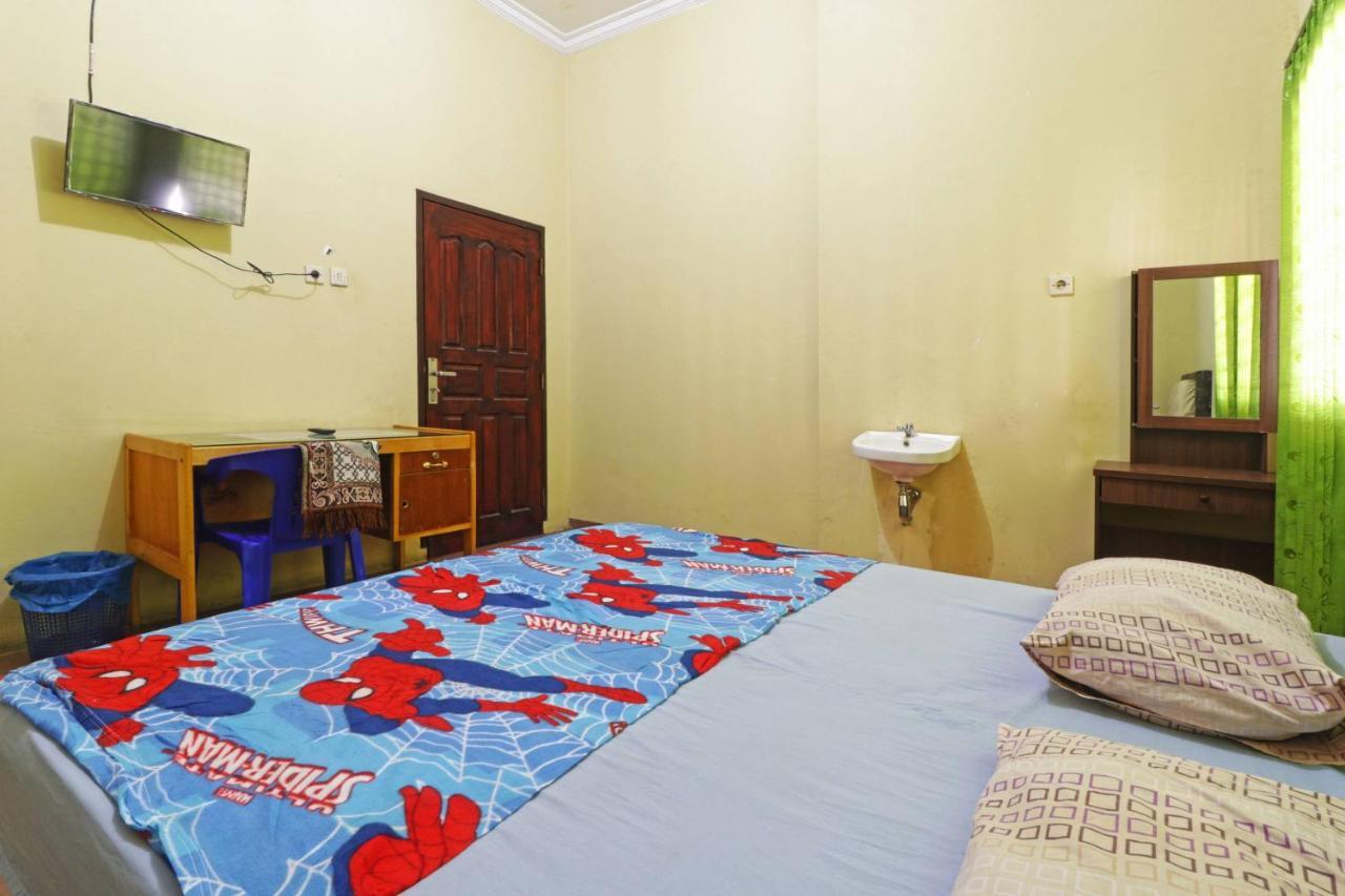 Wisma Cempaka 2 Syariah Hotel Parit  Buitenkant foto