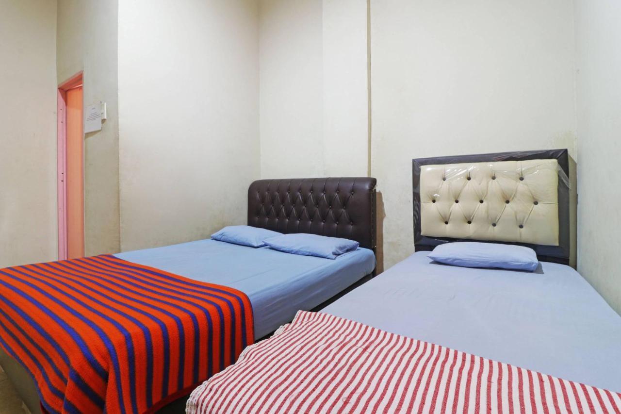 Wisma Cempaka 2 Syariah Hotel Parit  Buitenkant foto