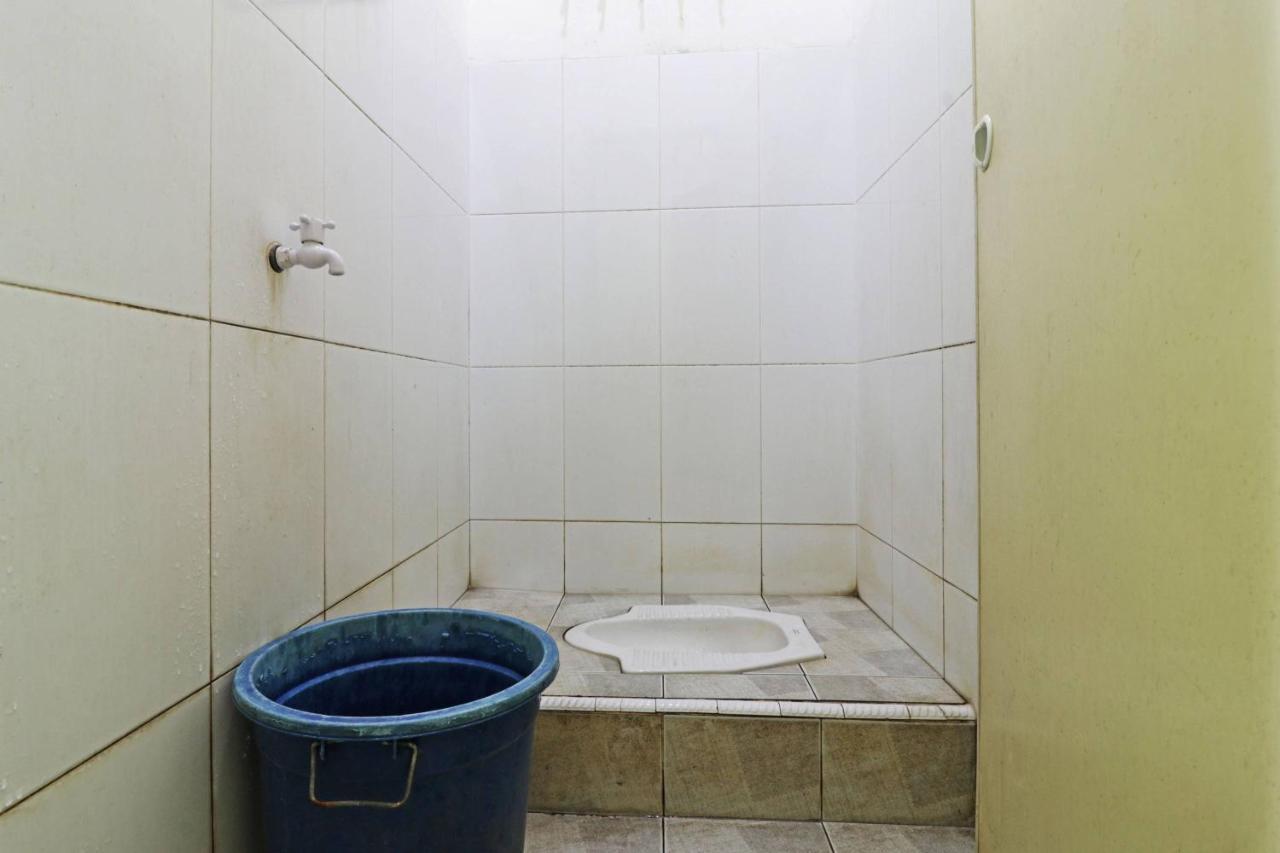 Wisma Cempaka 2 Syariah Hotel Parit  Buitenkant foto