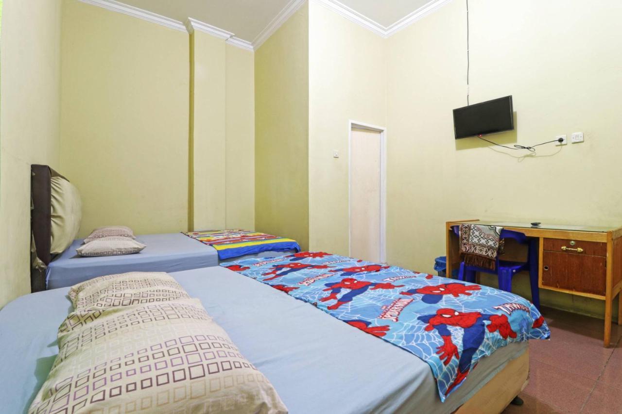 Wisma Cempaka 2 Syariah Hotel Parit  Buitenkant foto